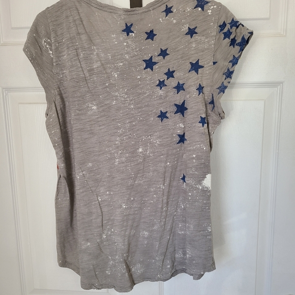 (460) Rock & Republic Woman's Graphic US Flag T-Shirt, Size: Large Color: Grey - Picture 8 of 10